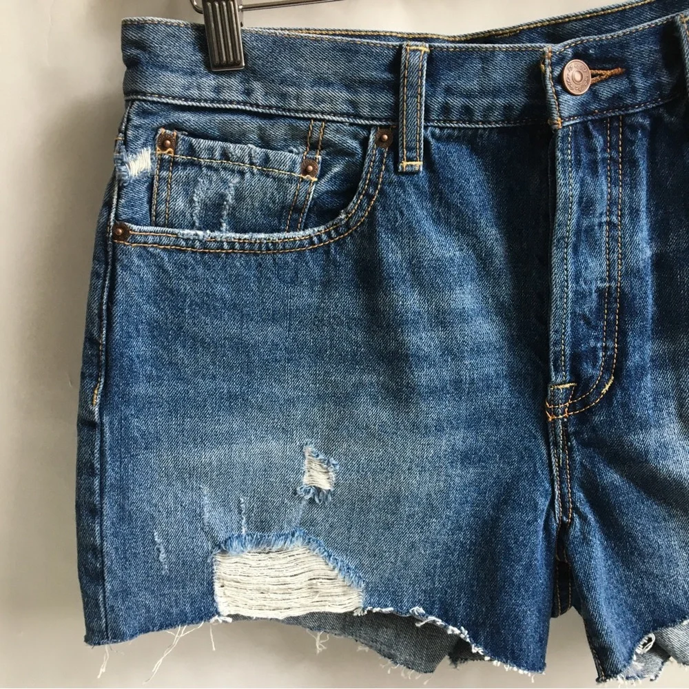 Free People Sophia Mid Rise Distressed Buttonfly Cut Off Denim Jean Shorts 31 - Picture 4 of 15